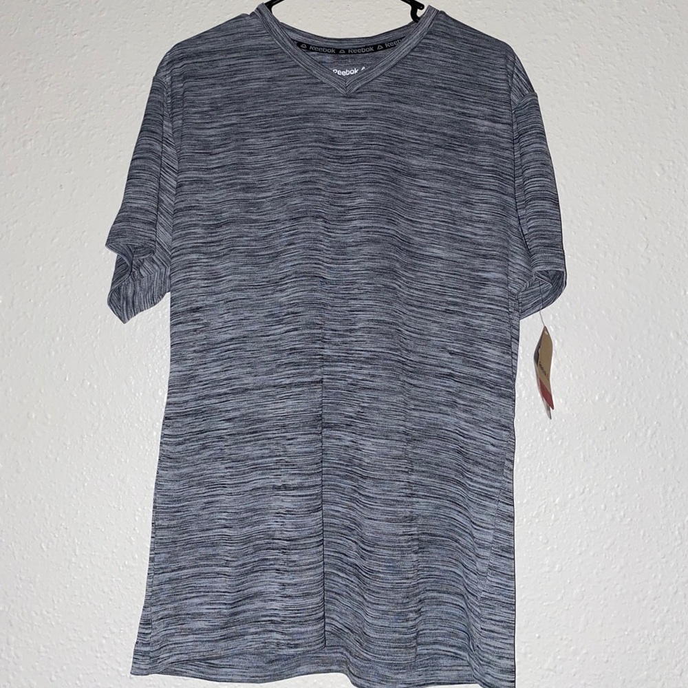 Reebok V-Neck tee